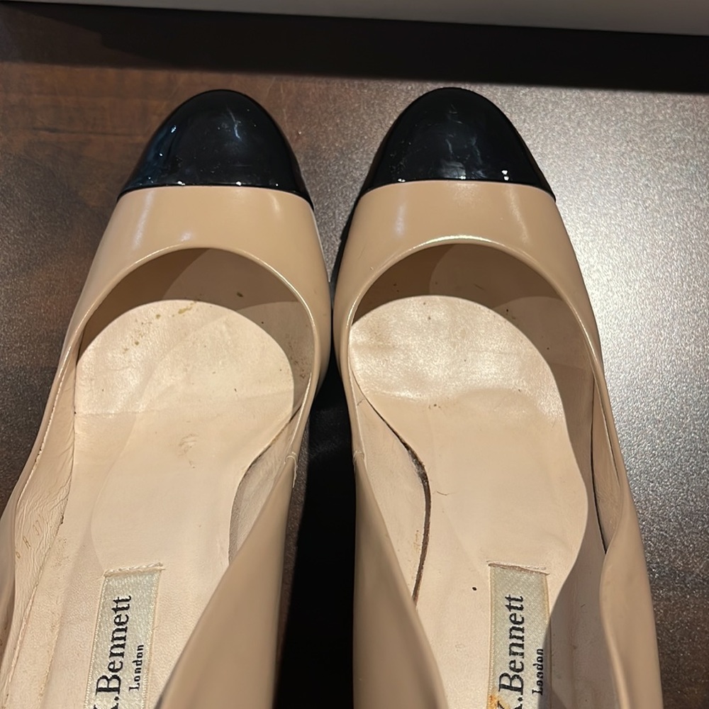 LK Bennett London Bruton Tan and Black round toed heels EU 37.5 (US 7) - Picture 5 of 8